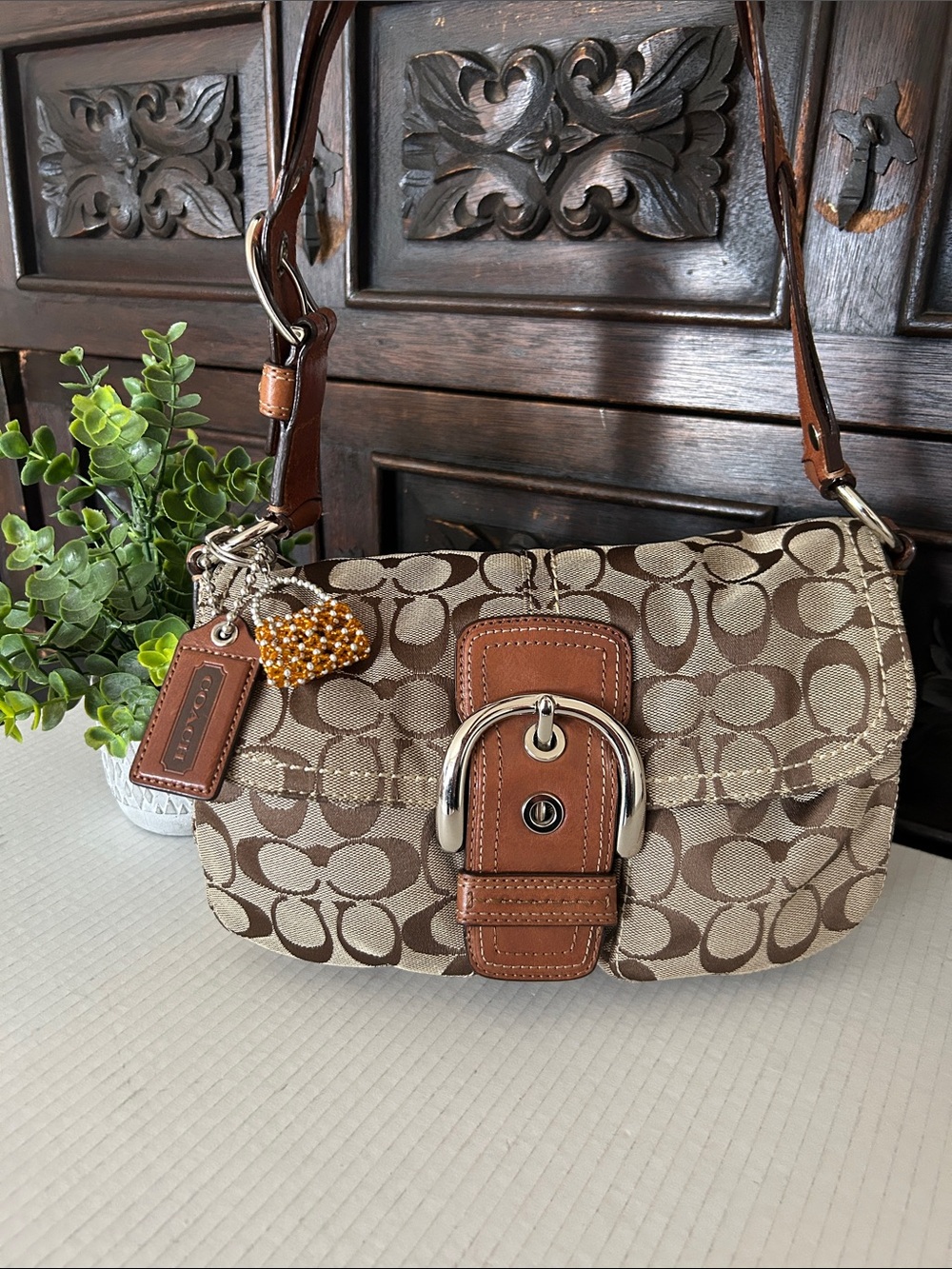 Vintage Y2K Coach SoHo Signature Pockets Flap
Braided Strap Brown Shoulder - Picture 3 of 17